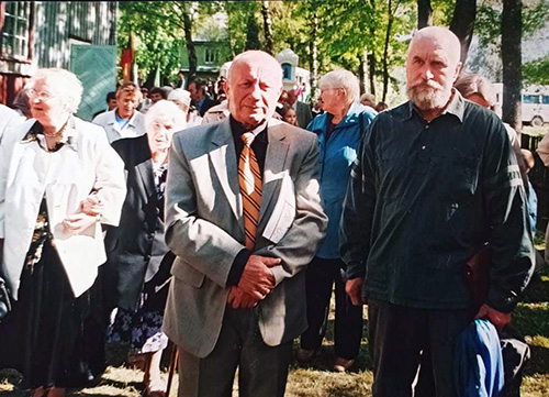 A. Račas ir Č. Vaupšas Juodeikiuose atidarant tėvo Stanislovo memorialinį namelį 2006-06-24. Č. Vaupšo asmeninio albumo nuotr.